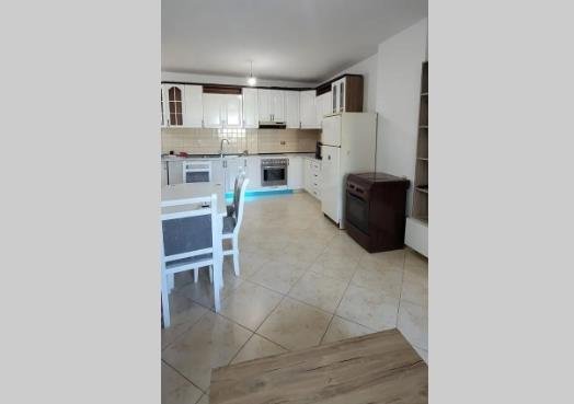 Tirane, jepet me qera 2+1 Kati 2, 106 m² 700 € (Stacioni i Trenit)