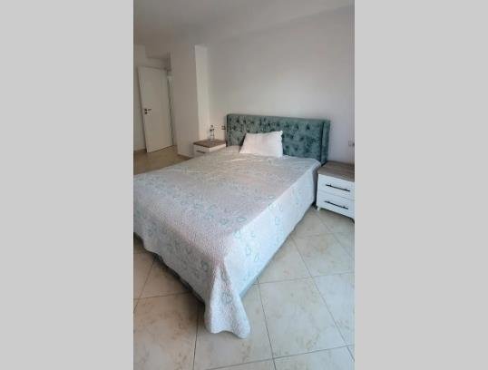 Tirane, jepet me qera 2+1 Kati 2, 106 m² 700 € (Stacioni i Trenit)