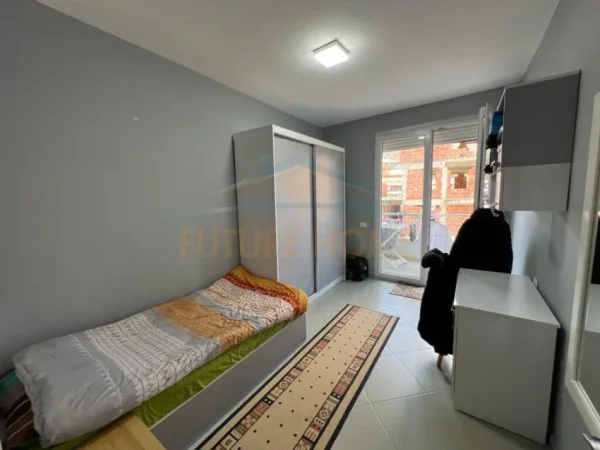 Tirane, shitet apartament 3+1 Kati 3, 125 m² 170.000 € (Kopshti Botanik)