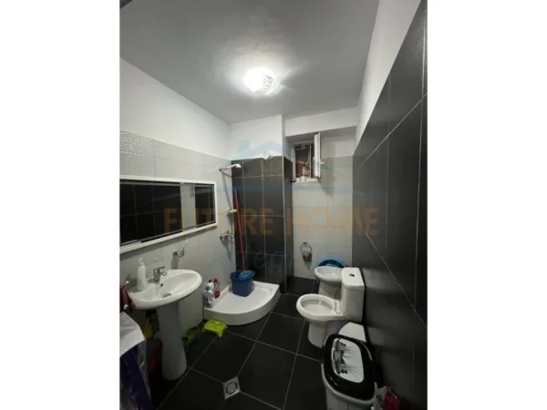 Tirane, shitet apartament 3+1 Kati 3, 125 m² 170.000 € (Kopshti Botanik)