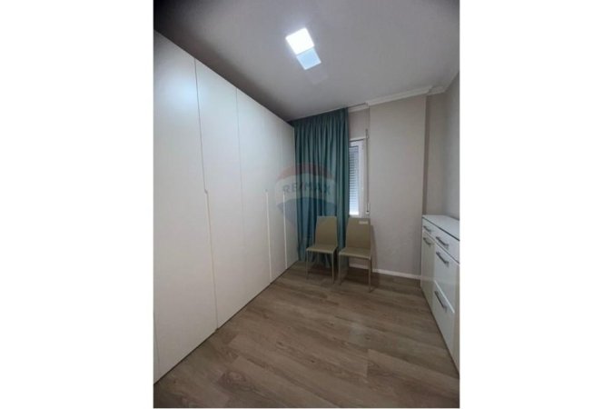 Tirane, jepet me qera apartament 1+1 Kati 4, 103 m² 1.200 € (JEPET AMBJENT BISNESI ME QIRA PERBALL DELIORGJIT)