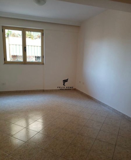Tirane, jepet me qera zyre Kati 3, 80 m² 580 € (MYSLYM SHYRI)