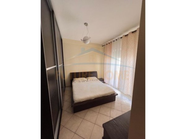 Tirane, jepet me qera apartament 1+1 Kati 1, 80 m² 500 € (Don Bosko)