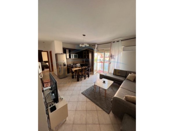 Tirane, jepet me qera apartament 1+1 Kati 1, 80 m² 500 € (Don Bosko)