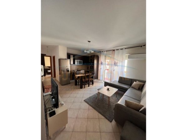 Tirane, jepet me qera apartament 1+1 Kati 1, 80 m² 500 € (Don Bosko)