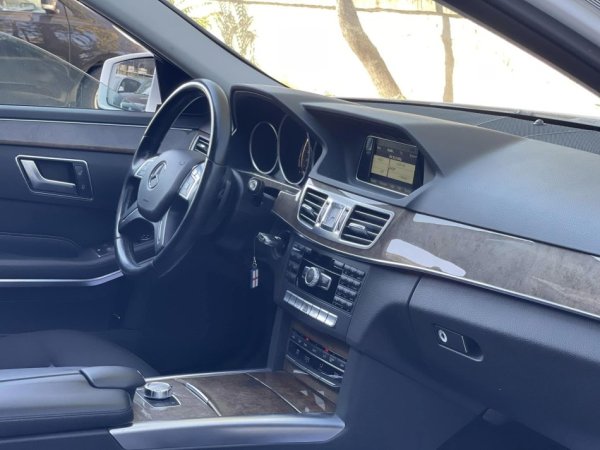Tirane, shes makine MERCEDES E250 CDI 4 MATIC Nafte, e bardhë automatik Klima 163.000 km 12.900 €