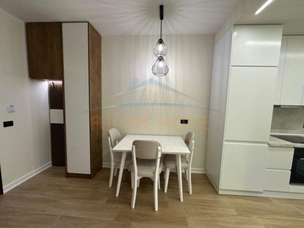 Tirane, jepet me qera apartament 1+1 Kati 5, 65 m² 800 € (Rruga e Durresit)