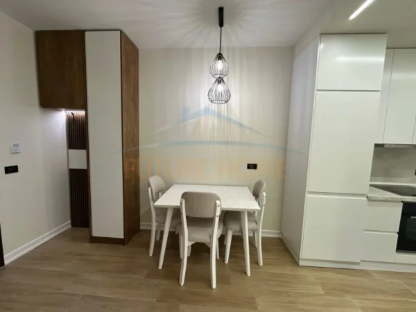 Tirane, jepet me qera apartament 1+1 Kati 5, 65 m² 800 € (Rruga e Durresit)
