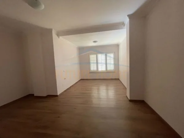 jepet me qera Vile 3 Katshe Kati 0, 669 m² 4.000 € (AKACIA HILLS)