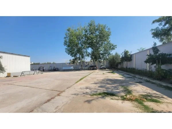 𝐕𝐥𝐨𝐫𝐞, 𝐬𝐡𝐢𝐭𝐞𝐭 𝐚𝐦𝐛𝐣𝐞𝐧𝐭 𝐛𝐢𝐳𝐧𝐞𝐬𝐢 𝐊𝐚𝐭𝐢 𝟏, 𝟔.𝟗𝟕𝟓 𝐦² 𝟔𝟗𝟎.𝟎𝟎𝟎 € (𝐏𝐚𝐧𝐚𝐣𝐚)