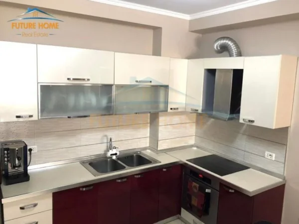 Tirane, jepet me qera apartament 2+1 Kati 6, 100 m² 450 € (unaza e re)