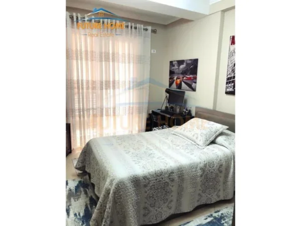 Tirane, jepet me qera apartament 2+1 Kati 6, 100 m² 450 € (unaza e re)