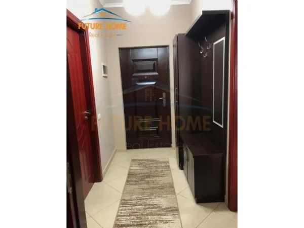 Tirane, jepet me qera apartament 2+1 Kati 6, 100 m² 450 € (unaza e re)