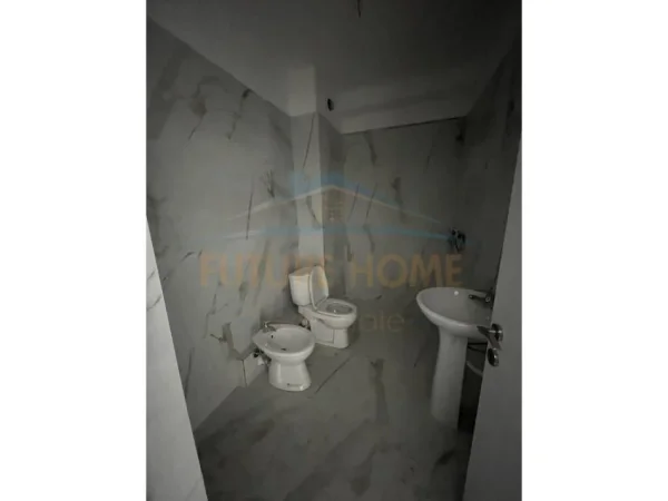 Tirane, jepet me qera garsonier Kati 1, 42 m² 350 € (unaza e re)
