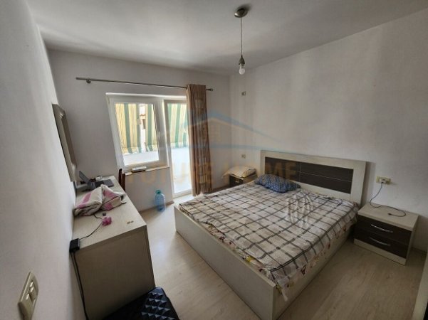 Tirane, jepet me qera apartament 2+1 Kati 3, 80 m² 550 € (RRUGA E ELBASANIT)