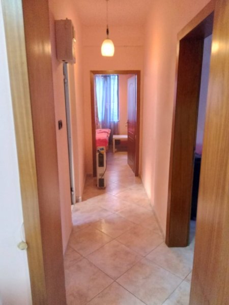 Tirane, jap me qera shtepi 2+1 Kati 1, 400 € (Ferit xhajko)