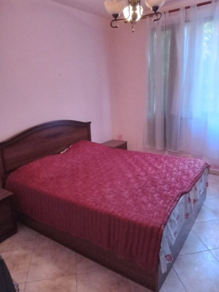 Tirane, jap me qera shtepi 2+1 Kati 1, 400 € (Ferit xhajko)