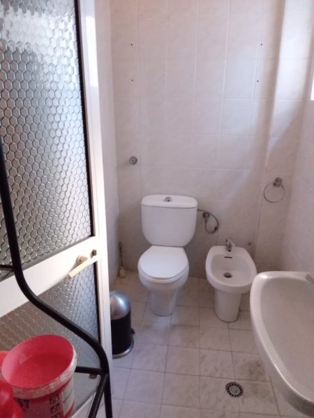 Tirane, jap me qera shtepi 2+1 Kati 1, 400 € (Ferit xhajko)