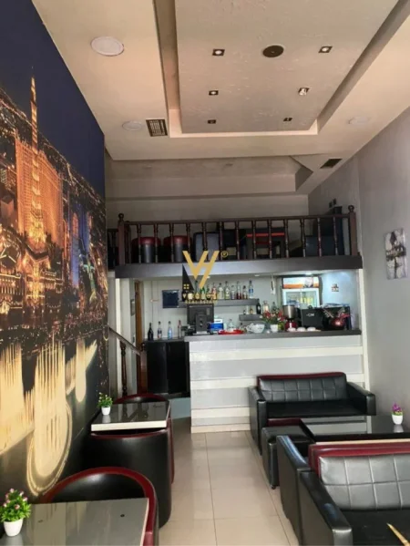 Tirane, shitet dyqan Kati 0, 77 m² 160.000 € (KAMEZ)