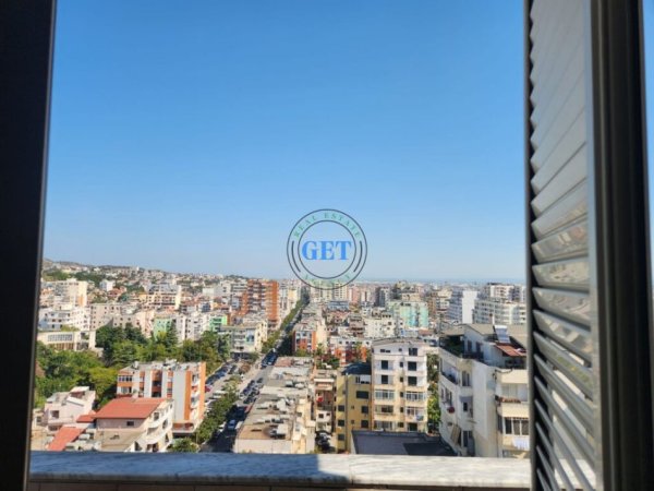 Durres, jepet me qera apartament 2+1+Ballkon Kati 12, 126 m² 300 € (Gjykata)