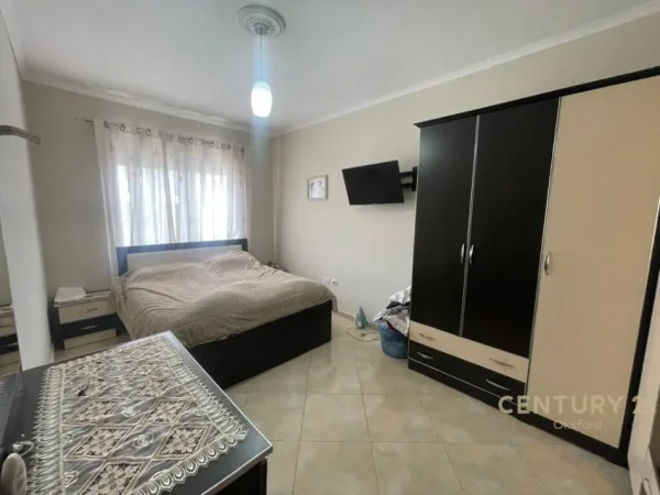 Tirane, jepet me qera apartament 2+1+Aneks+Ballkon Kati 8, 78 m² 430 € (joklin persi)
