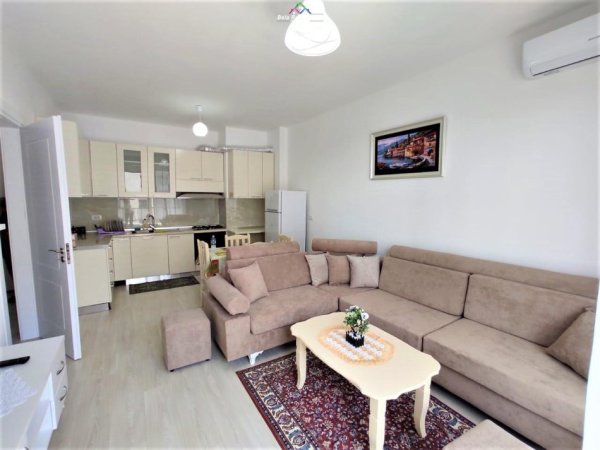 Tirane, jepet me qera apartament 3+1 Kati 5, 90 m² 500 € (KINOSTUDIO)