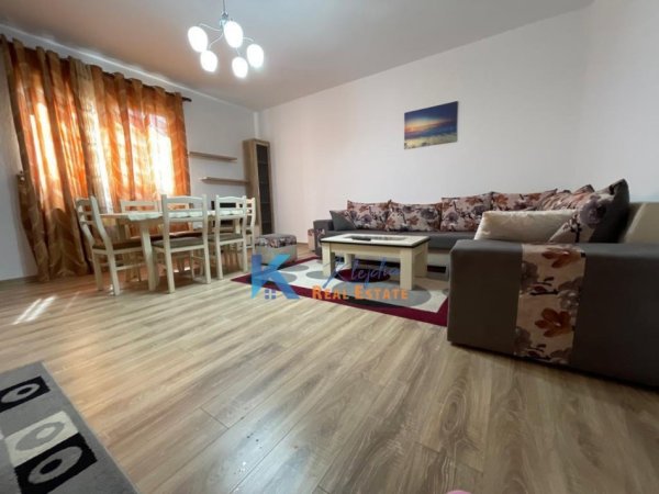 Tirane, jepet me qera apartament 2+1 Kati 7, 120 m² 700 € (Zog te Zi, afer Ring Center)