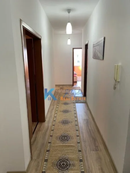 Tirane, jepet me qera apartament 2+1 Kati 7, 120 m² 700 € (Zog te Zi, afer Ring Center)