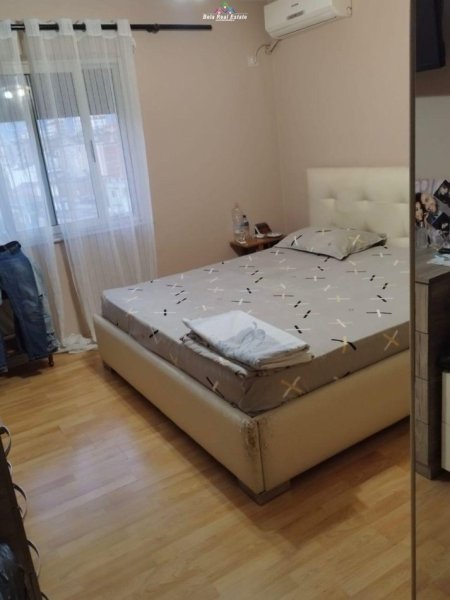 Tirane, jepet me qera apartament 1+1+Ballkon Kati 5, 60 m² 450 € (STACIONI I TRENIT)