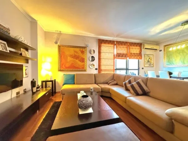 Tirane, shitet apartament 2+1 , 107 m² 205.000 € (Mbas Garden Building)