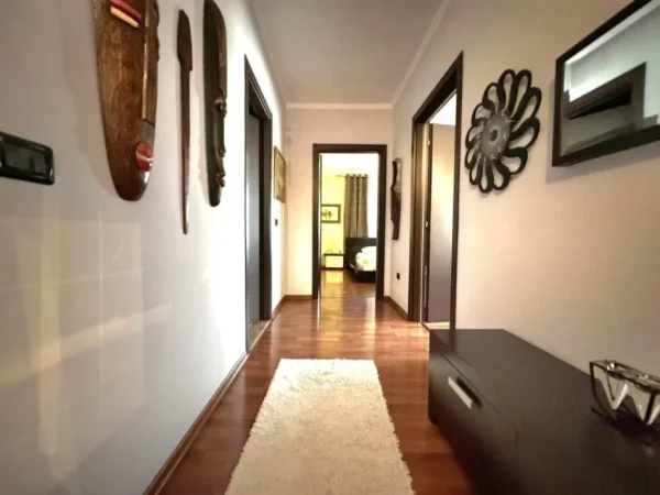Tirane, shitet apartament 2+1 , 107 m² 205.000 € (Mbas Garden Building)