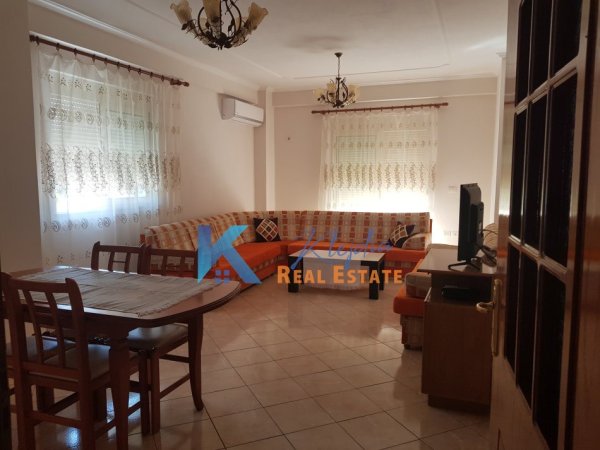 Tirane, jepet me qera apartament 2+1 Kati 2, 118 m² 500 € (Don Bosko, afer shkolles Qazim Turdiu)
