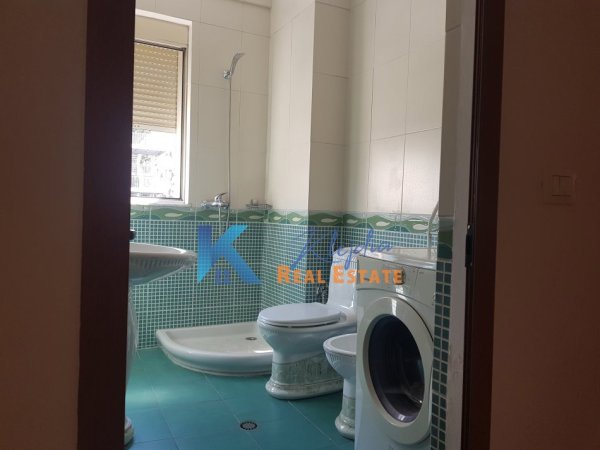 Tirane, jepet me qera apartament 2+1 Kati 2, 118 m² 500 € (Don Bosko, afer shkolles Qazim Turdiu)