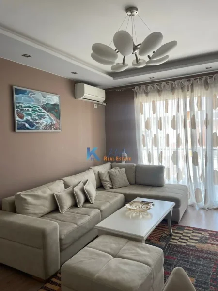Tirane, jepet me qera apartament 2+1 Kati 6, 98 m² 650 € (Ali Dem, afer Fushes se Sportit)