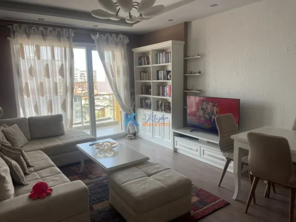 Tirane, jepet me qera apartament 2+1 Kati 6, 98 m² 650 € (Ali Dem, afer Fushes se Sportit)