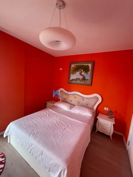 Tirane, jepet me qera apartament 2+1 Kati 6, 98 m² 650 € (Ali Dem, afer Fushes se Sportit)