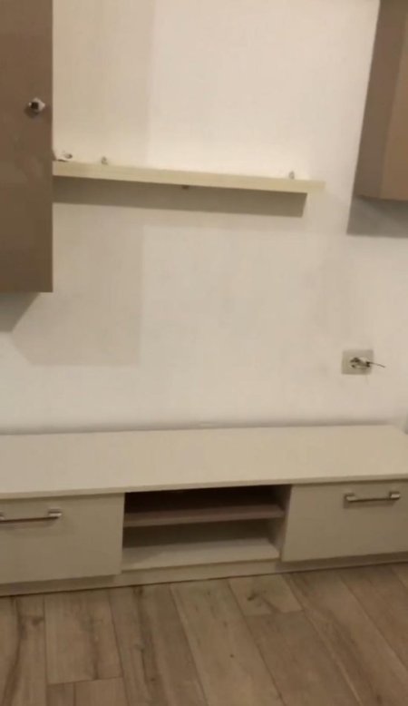 Tirane, jepet me qera Vile 1+1 Kati 2, 120 m² 430 € (5 MAJI)