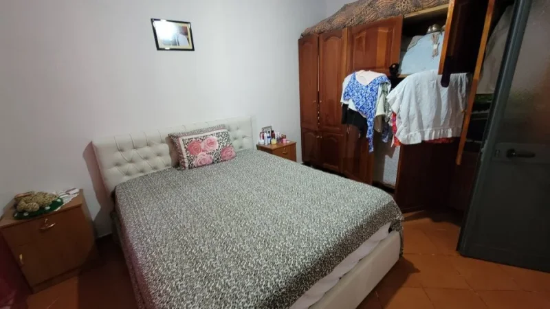 Tirane, shitet shtepi 1 Katshe Kati 1, 271 m² 175.000 € (Unaza e madhe)