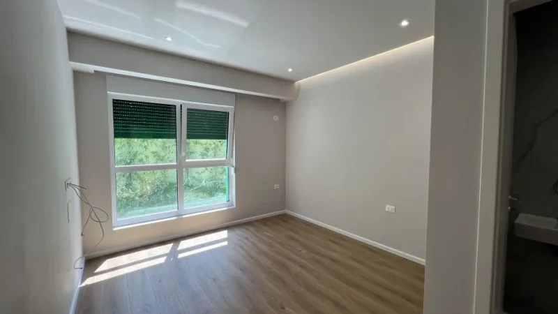 Tirane, jepet me qera zyre Kati 0, 20 m² 180 € (Pasho Hysa)