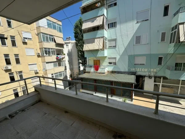 Tirane, shitet apartament 2+1 Kati 2, 93 m² 140.000 € (KODRA E DIELLIT)