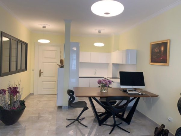 Tirane, jepet me qera 2+1+Ballkon Kati 6, 73 m² 550 € (Ndre Mjeda,Ish Parku)