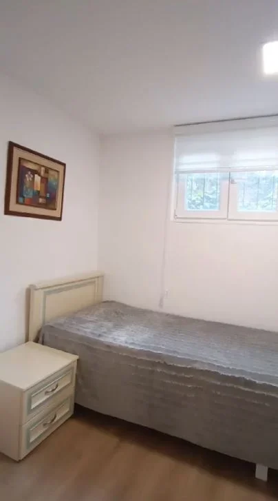 Tirane, jepet me qera apartament 1+1+Ballkon Kati 1, 75 m² 750 € (QENDER)
