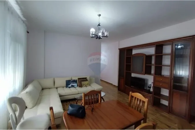 Tirane, jepet me qera apartament 2+1 Kati 4, 105 m² 550 € (Pazari i Ri - Blv Xhorxh W Bush,)
