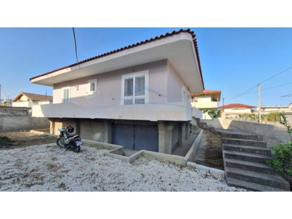 Shitet, Apartament 2+1, Skelë, Vlorë.  RV41489