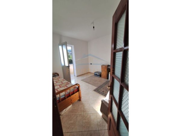 Shitet, Apartament 2+1, Skelë, Vlorë.  RV41489