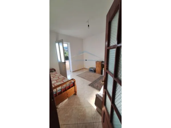Shitet, Apartament 2+1, Skelë, Vlorë.  RV41489