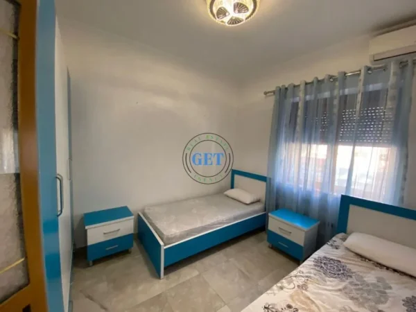Durres, jepet me qera apartament 2+1+Ballkon Kati 2, 96 m² 500 € (Bulevardi, Durres)