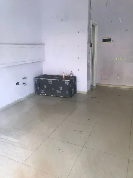 Tirane, jepet me qera ambjent biznesi , 40 m² 700 € (DON BOSKO)