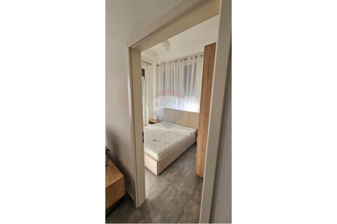 Tirane, jepet me qera apartament 3+1+Ballkon Kati 4, 105 m² 1.200 € (Liqeni i Thate)