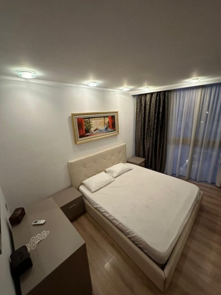 Tirane, jepet me qera apartament duplex Dublex Kati 6, 130 m² 1.200 € (Komuna e Parisit)